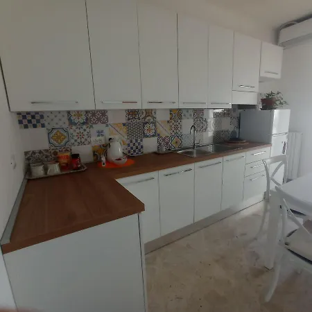 A Casa Mia לינה וארוחת בוקר מטרה