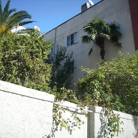 לינה וארוחת בוקר A Casa Mia מטרה
